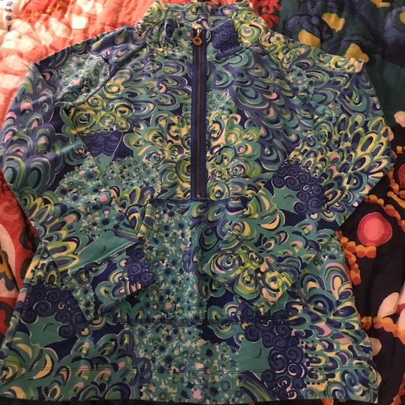 Lilly Pulitzer Lilly’s Lagoon Popover - Picture 1 of 5